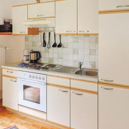 Attraktive アパート